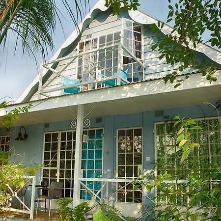 The Old House Bed & Breakfast Kasane Exterior foto