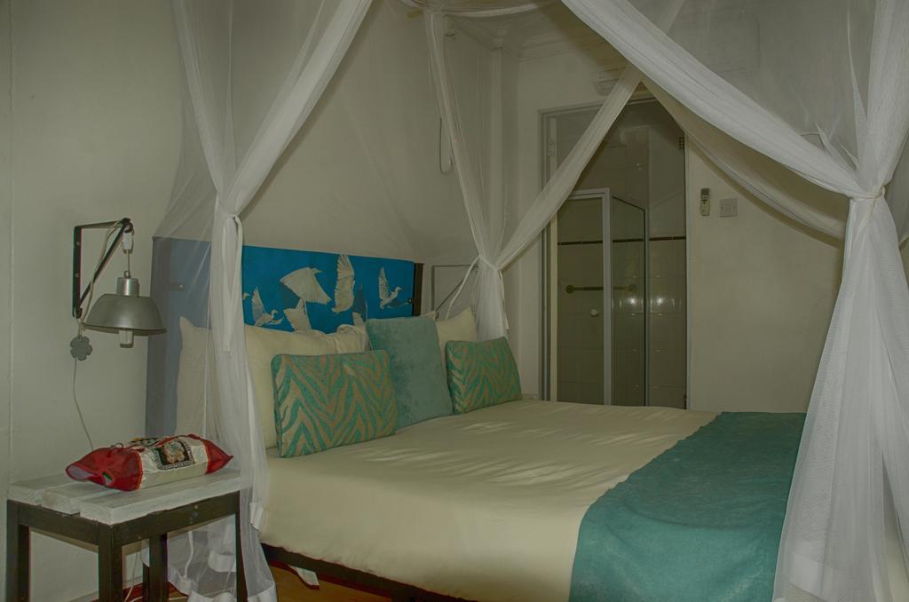 The Old House Bed & Breakfast Kasane Exterior foto