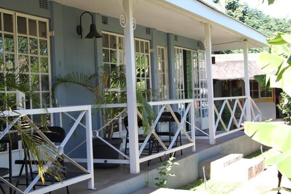 The Old House Bed & Breakfast Kasane Exterior foto